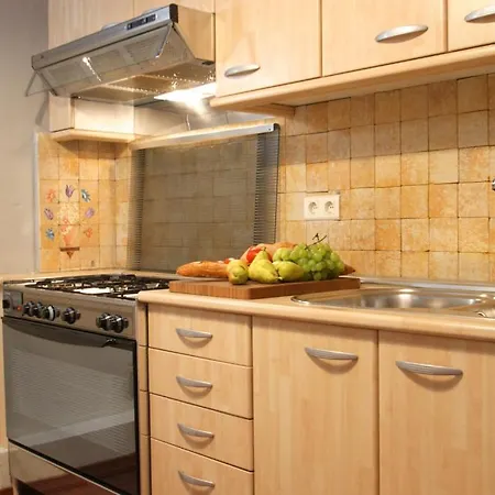 Barcino Apartments *